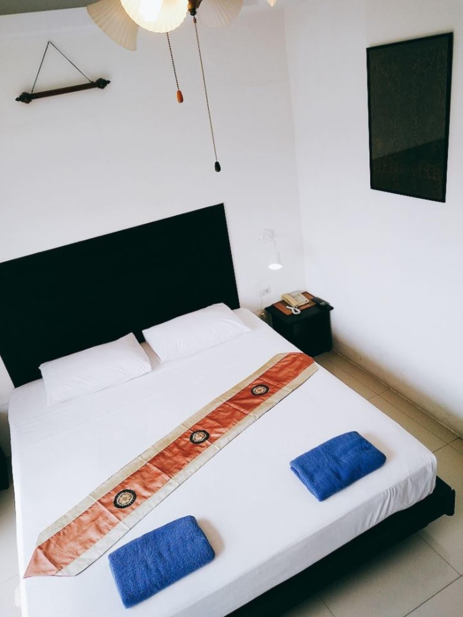 Boomerang Inn Phuket Exteriör bild