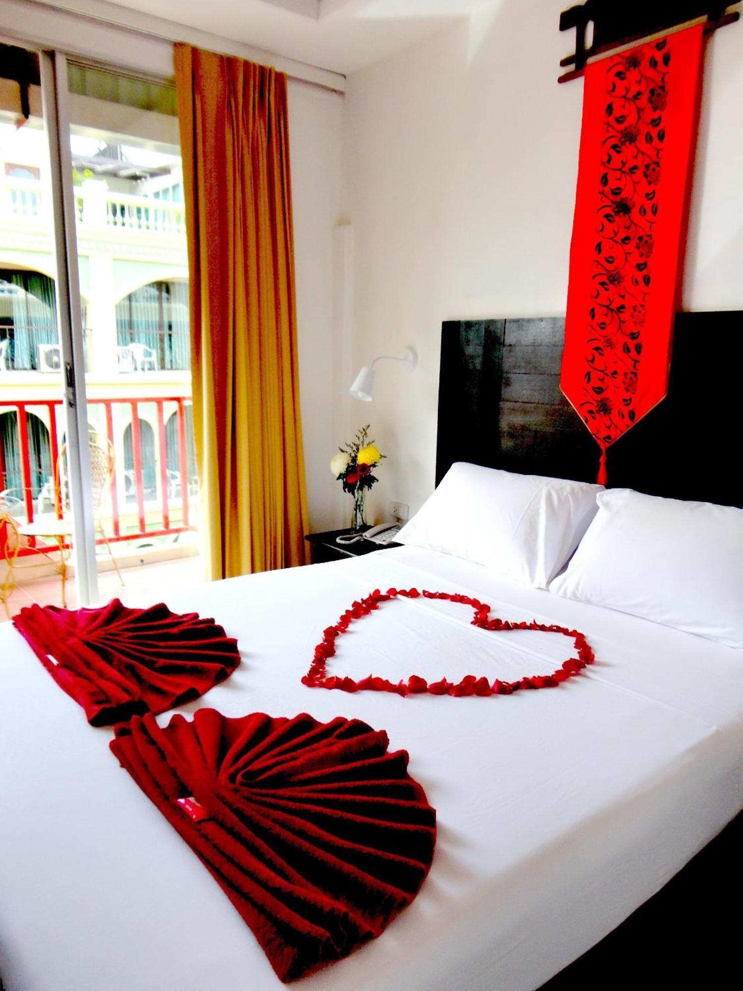 Boomerang Inn Phuket Exteriör bild
