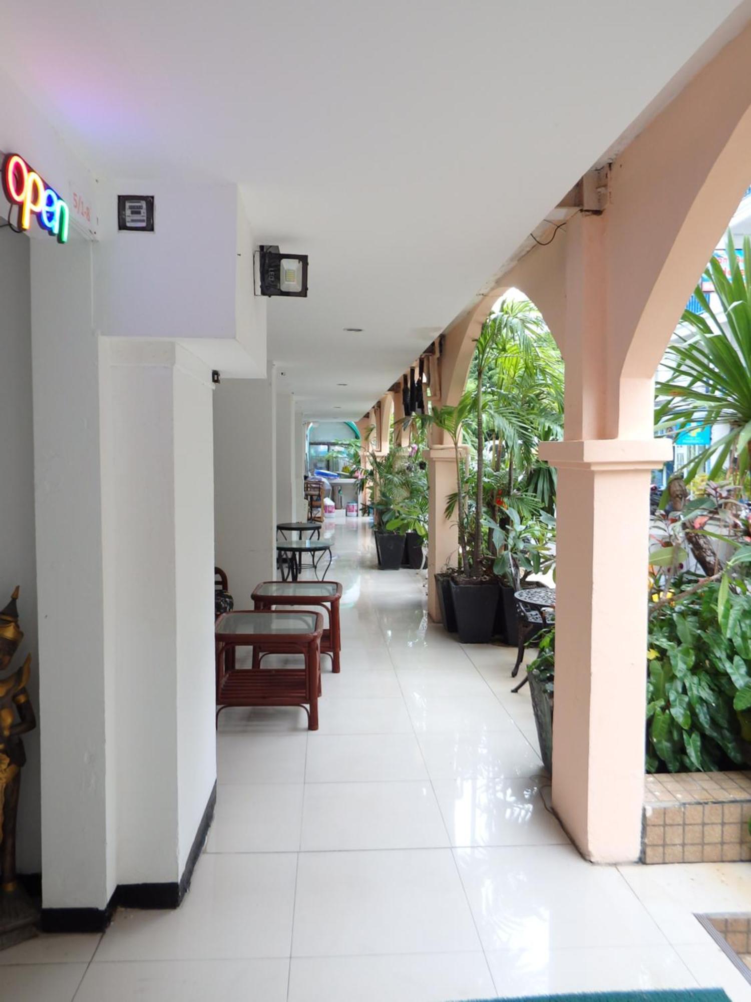 Boomerang Inn Phuket Exteriör bild