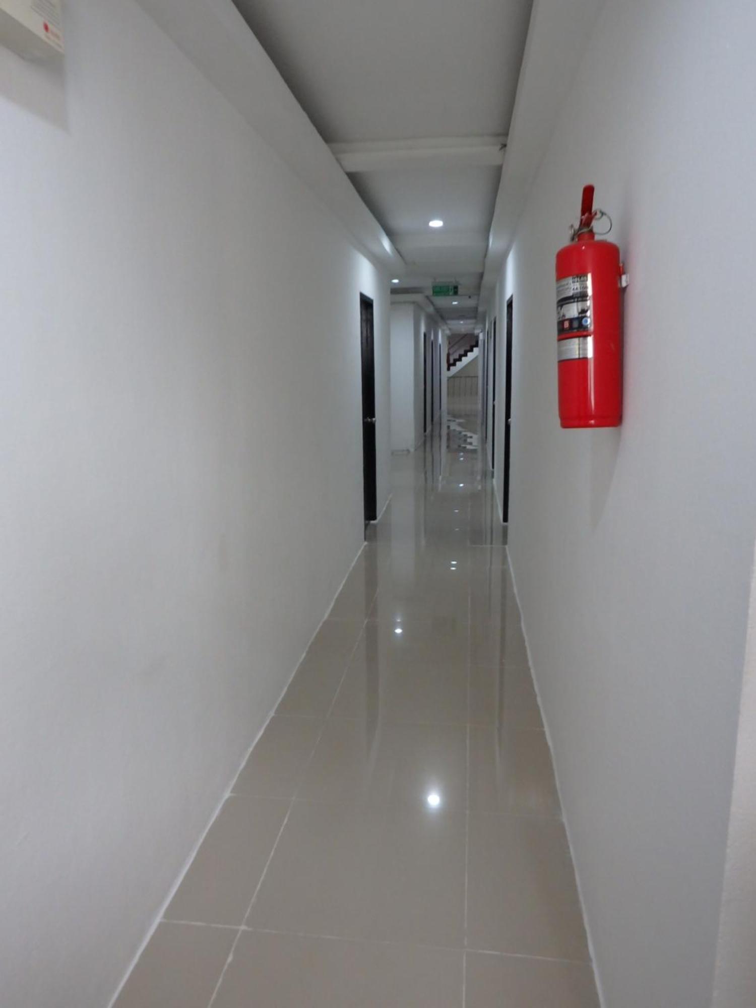 Boomerang Inn Phuket Exteriör bild