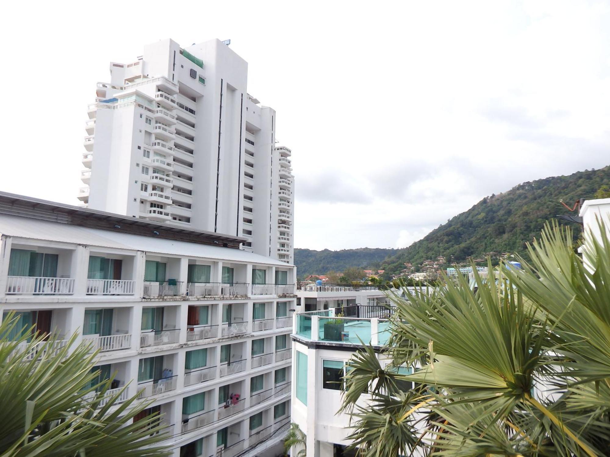Boomerang Inn Phuket Exteriör bild